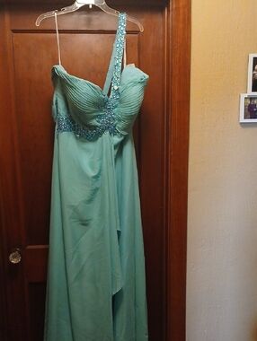 One-Shoulder Teal Evening Gown with Beaded Strap